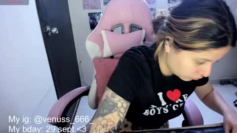 Snapshot of venussx_x chatting on September 29, 4:39 am Venus MY BDAY 29 SEPT online show from September 29, 4:39 am