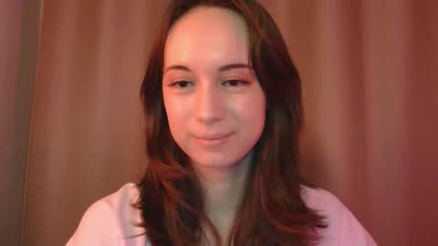 Una online show from December 4, 1:13 pm