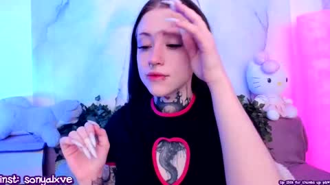 Snapshot of vergill_hella chatting on March 12, 7:13 am Sonya online show from March 12, 7:13 am