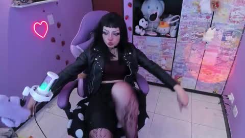     online show from November 24, 2:13 am