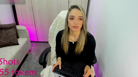 Catalina online show from October 26, 2:29 am