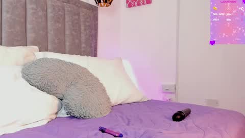 Vernica  online show from November 14, 5:29 am