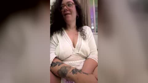 veronicadiscovery online show from February 2, 1:37 am