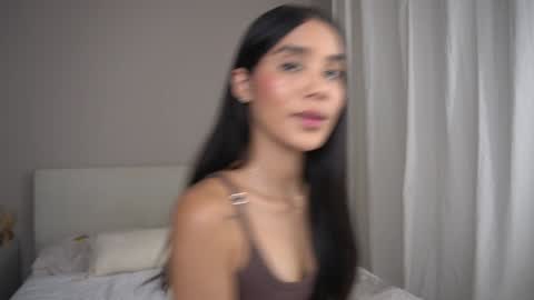 Snapshot of veroniqe_lounge chatting on October 10, 10:47 pm V A L help me reach 100likes online show from October 10, 10:47 pm