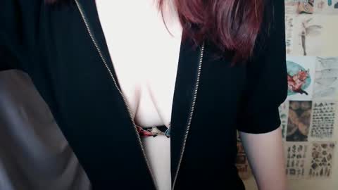 veryveryvery_shy online show from September 24, 5:39 am