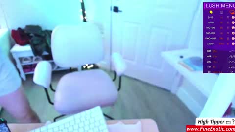 Snapshot of vesafine chatting on December 11, 6:14 am vesafine online show from December 11, 6:14 am