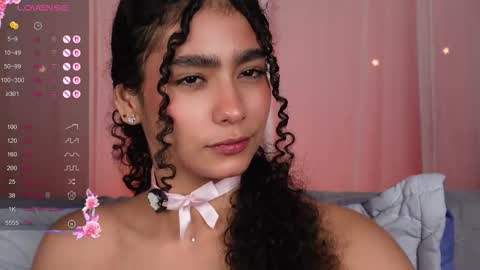 Snapshot of vicky_curly chatting on October 5, 6:29 am vicky_curly online show from October 5, 6:29 am
