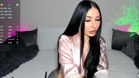 Vicky Boo online show from December 3, 9:45 pm