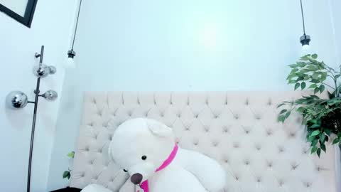 Victoria online show from February 28, 10:42 pm