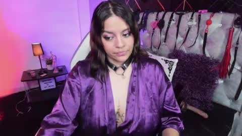 victoria_floyd1 online show from May 26, 10:42 pm