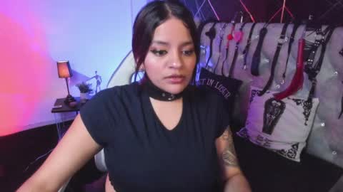 victoria_floyd1 online show from March 31, 12:21 am