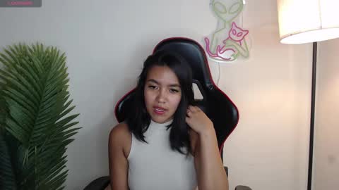 Victoria Lens online show from March 25, 2:06 am