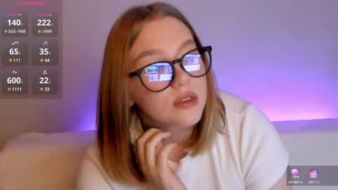 Snapshot of victoria_pum_ chatting on December 26, 7:27 pm Jessie online show from December 26, 7:27 pm