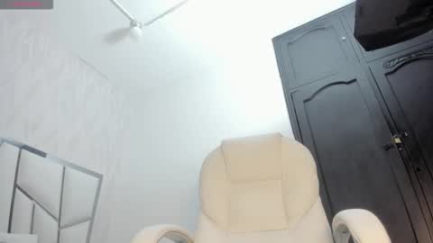 Victoria Sofia online show from March 30, 8:30 pm