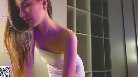 victoriahouston online show from September 9, 1:33 pm