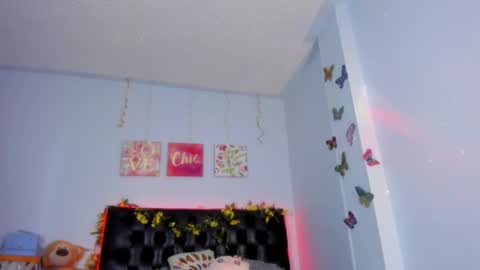 Snapshot of victorialarson2 chatting on October 1, 3:50 pm Victoria Larson - Independient Model online show from October 1, 3:50 pm