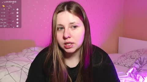 victoriassecrets_ online show from March 4, 1:28 pm