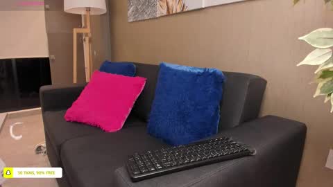 Victtoria Santini online show from October 18, 11:50 pm