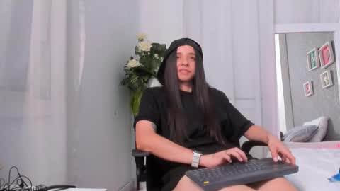 viictoriiasaenz online show from February 6, 7:12 am