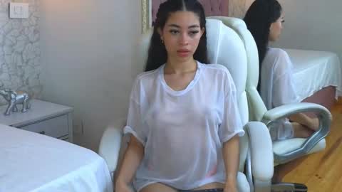 Violet  online show from January 12, 9:42 pm