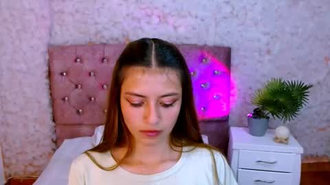 viky_evanss online show from December 20, 8:35 pm