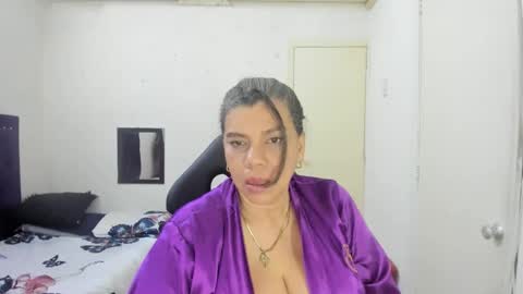 VIKY ADAMS online show from December 17, 8:51 am