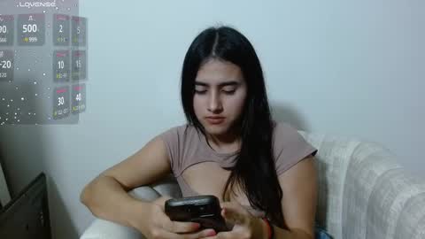 vikysexy28 online show from February 26, 11:15 pm