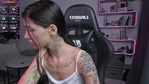 vinkitinkii online show from March 2, 6:37 am