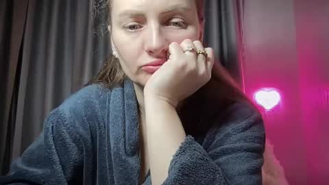 Snapshot of viola_1 chatting on October 23, 1:11 am Funny girl online show from October 23, 1:11 am