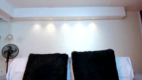 Violett  Everyday From 0530 to 1430 Col Time online show from September 24, 10:47 am