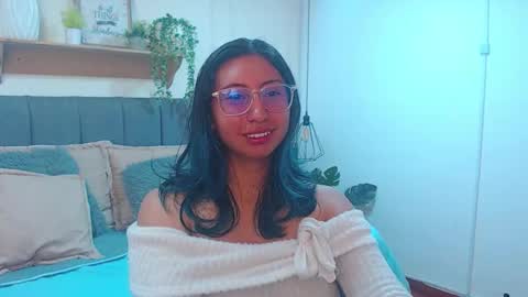 V I O L E T  online show from March 27, 1:56 pm