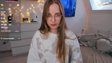 Violet online show from March 18, 1:38 pm