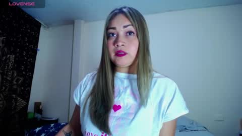 violet_bosh1 online show from June 9, 12:43 am
