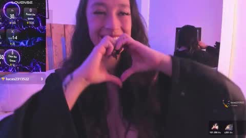 Violet Jones online show from March 27, 4:30 pm