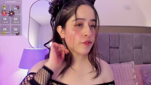 Violet Nova online show from April 16, 11:32 am