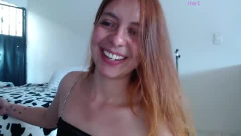 Snapshot of violeta_peter69 chatting on December 16, 7:32 pm Violeta Peter online show from December 16, 7:32 pm