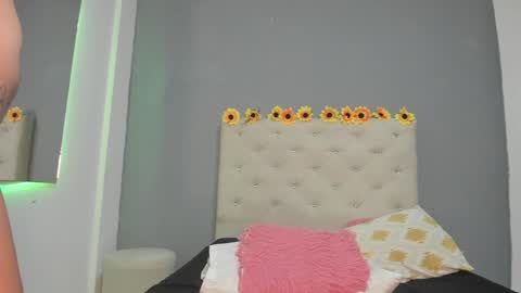 violeta simonz online show from December 12, 3:59 pm