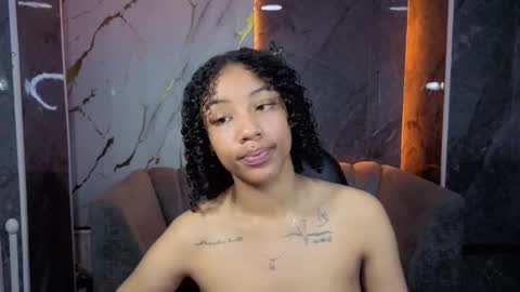 violeth_b online show from February 19, 1:21 pm