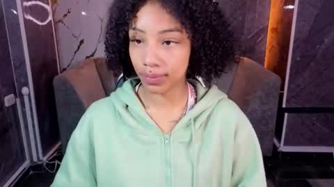 violeth_b online show from January 17, 1:07 pm