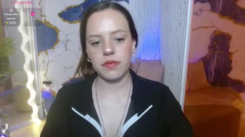 violethh_tay online show from March 3, 7:20 pm