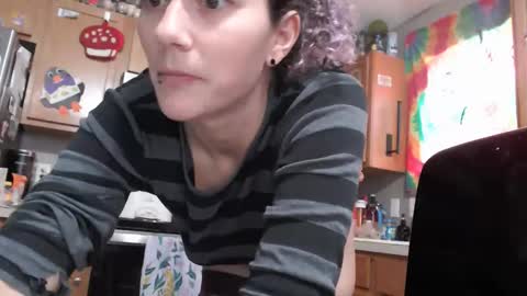 Violet Hooper online show from April 8, 2:52 pm