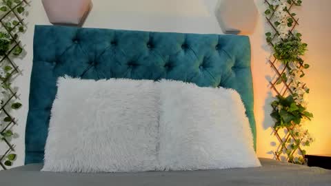 violett  rousee online show from October 26, 2:23 pm