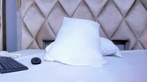 Violett  online show from May 15, 11:40 pm