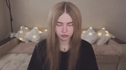 ViolettaOtis online show from November 16, 10:48 am