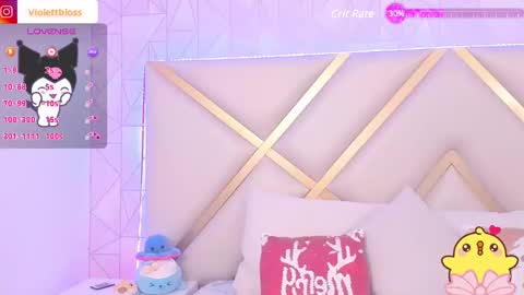 Snapshot of violettbloss chatting on December 10, 10:37 pm Violeta online show from December 10, 10:37 pm