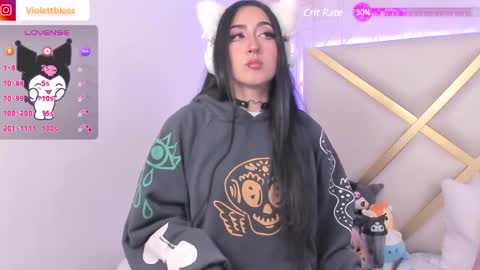 Snapshot of violettbloss chatting on January 20, 9:32 pm Violeta online show from January 20, 9:32 pm