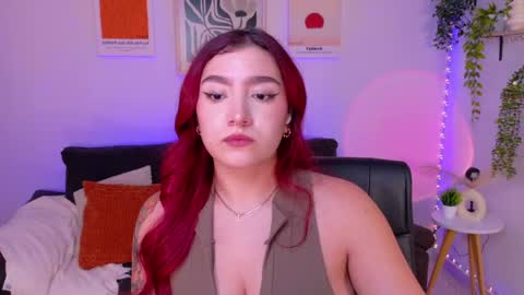 Violett Castel online show from May 19, 8:49 pm