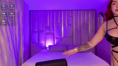 Violett Castel online show from March 26, 8:10 pm