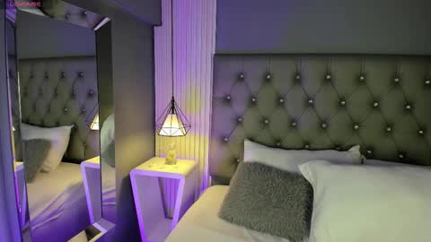 VioletthaRous online show from December 22, 10:35 pm