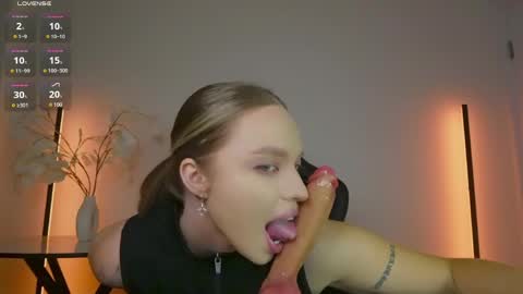 Violla online show from March 18, 2:44 pm